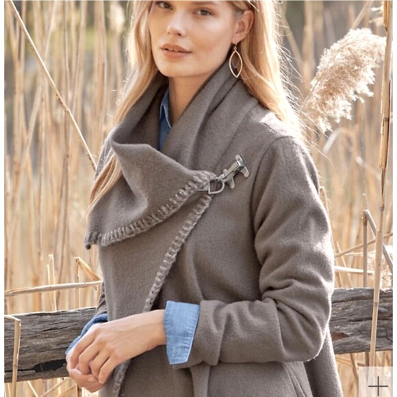 Garnet Hill Asymmetrical Boiled Wool Coat Size 18 XL Metal Clasp Taupe Boho FLAW - Picture 4 of 14